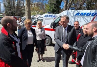 Демири и Манолева: Здравствениот дом Охрид со реновирана Служба за вакцинации и две нови амбулантни возила – зајакнати капацитетите во изминативе години